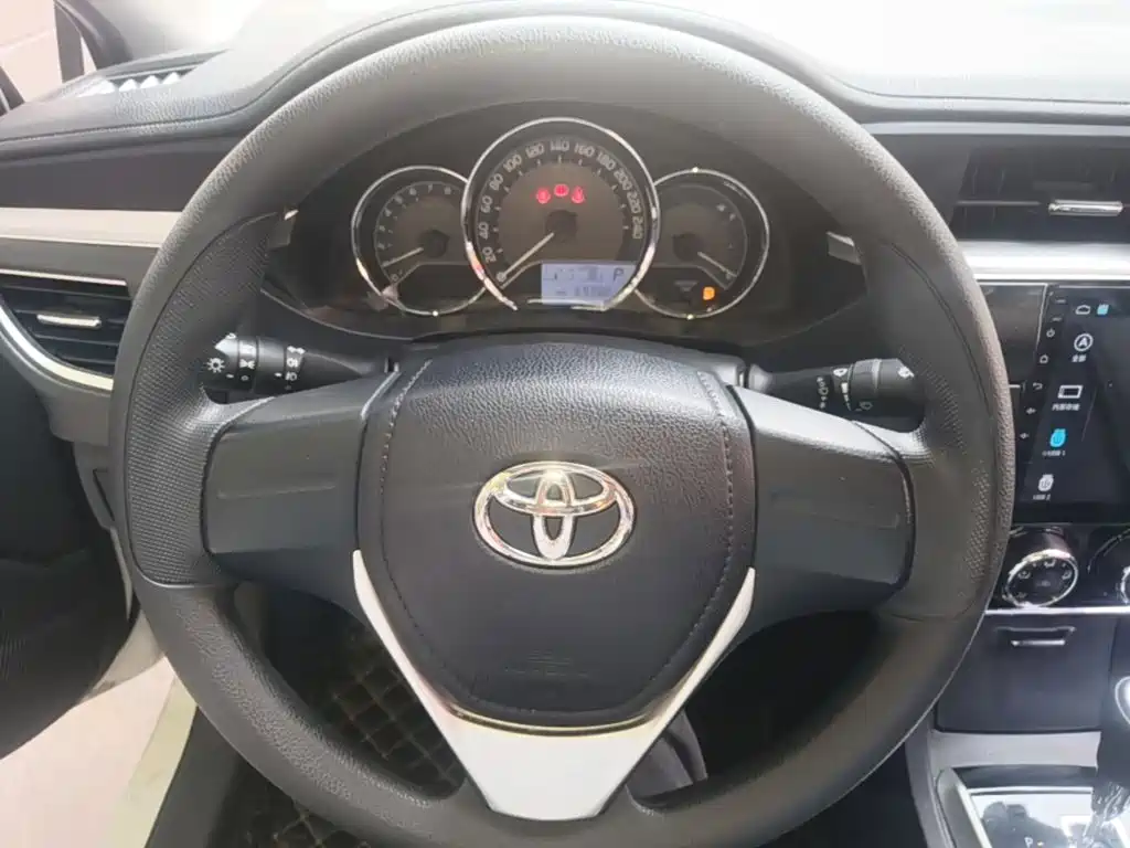 Toyota Corolla 2018 — фото 11