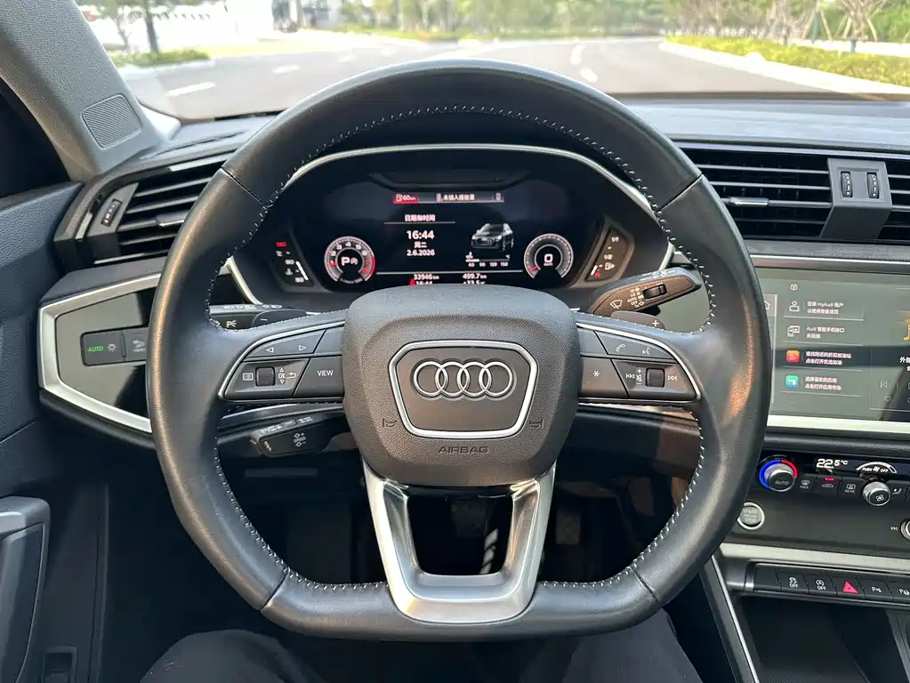 Audi Q3 2022 — фото 4