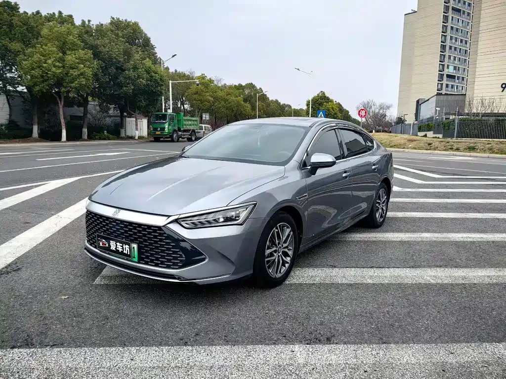 BYD Qin PLUS 2022 — фото 1