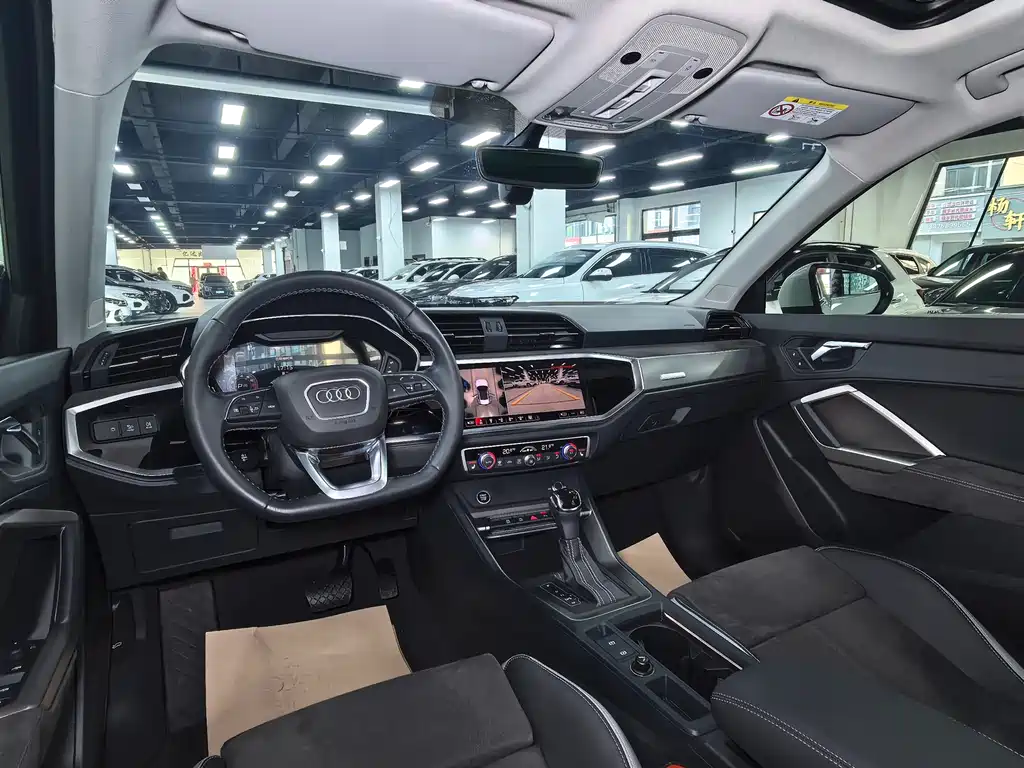 Audi Q3 2023 — фото 14