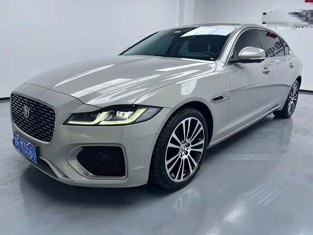 Jaguar XFL 2024 — фото 1