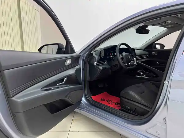 Hyundai Elantra 2023