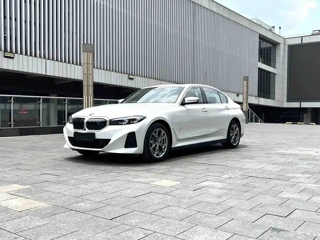 BMW i3 2025