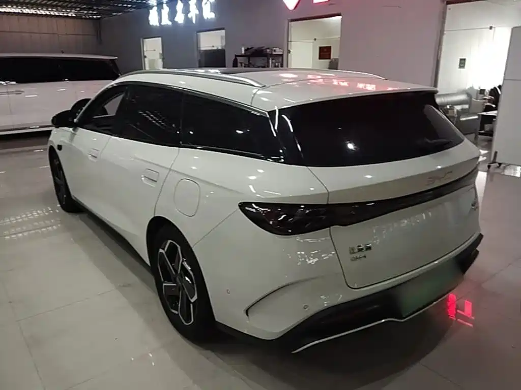BYD Seal 06 DM-i Wagon 2026 — фото 5