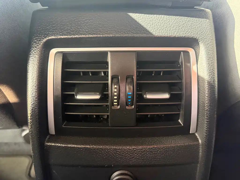 BMW 3 Series 2017 — фото 12