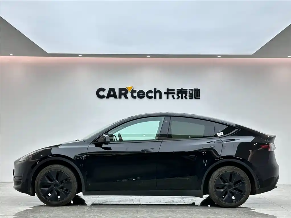 Tesla Model Y 2023 — фото 2