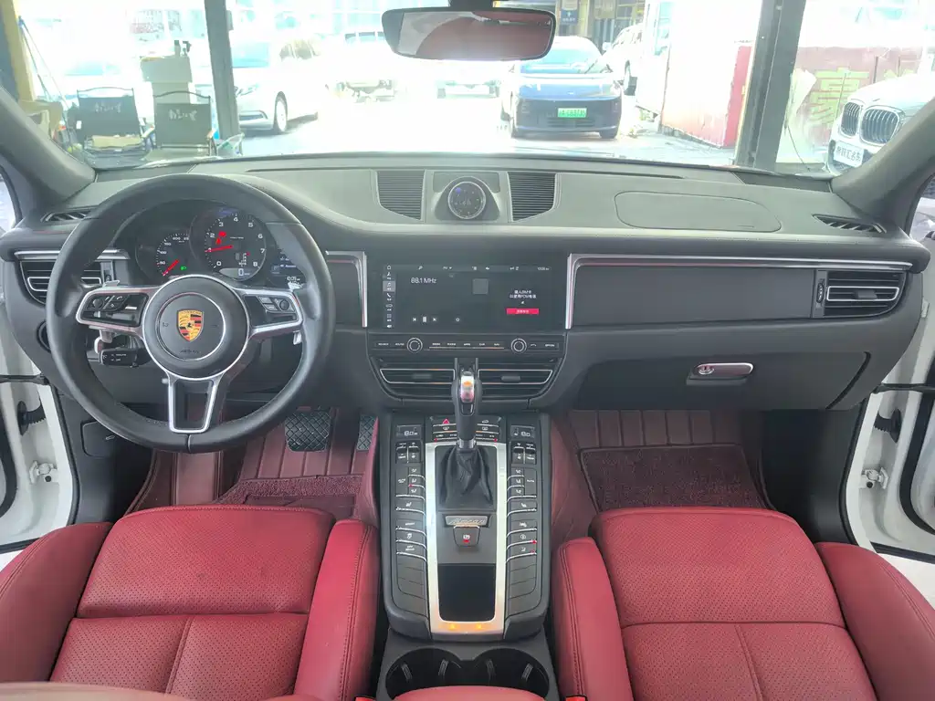 Porsche Macan 2021 — фото 10
