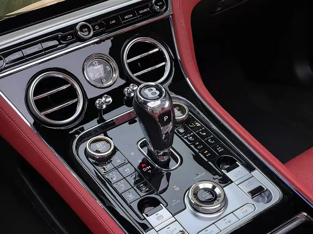 Bentley Continental 2023 — фото 11