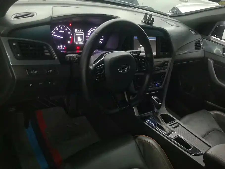 Hyundai Sonata 2016 — фото 12