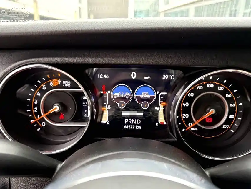 Jeep Wrangler 2019 — фото 9