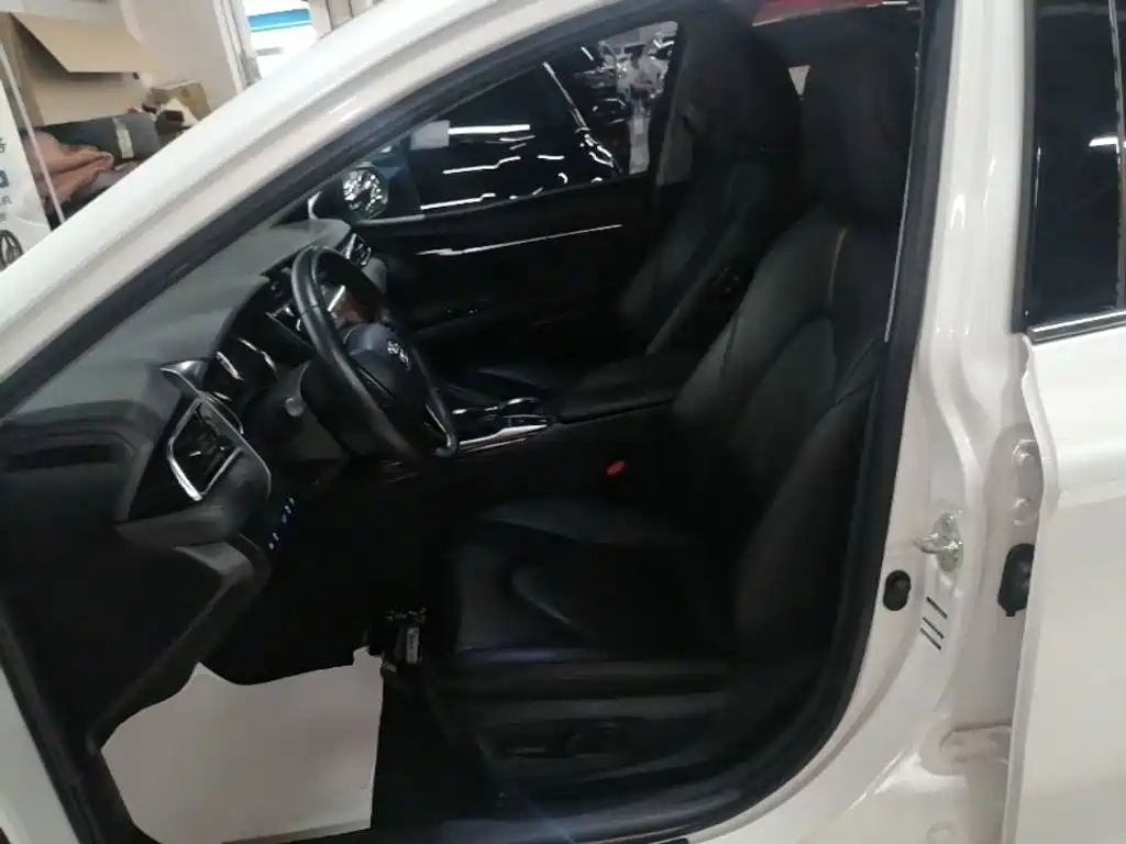 Toyota Camry 2021 — фото 15