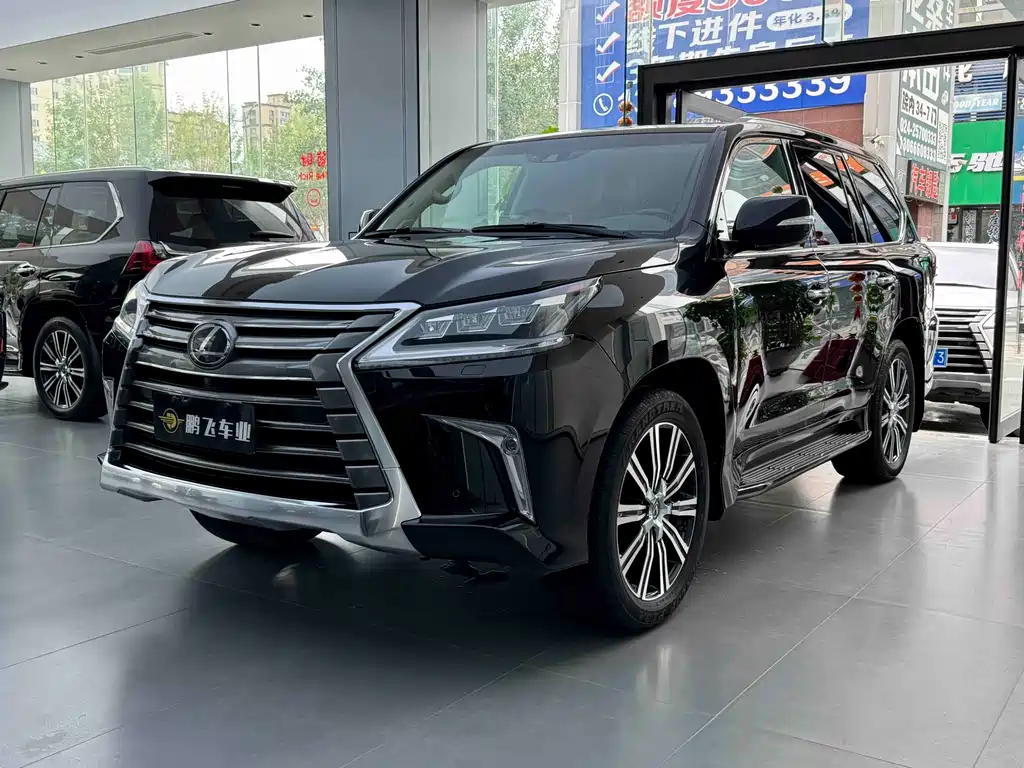 Lexus LX 2021 — фото 1