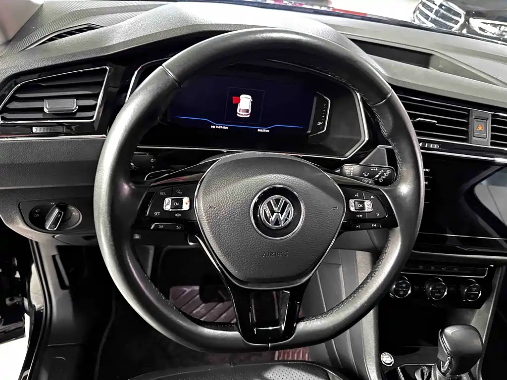 Volkswagen Tiguan L 2020 — фото 7