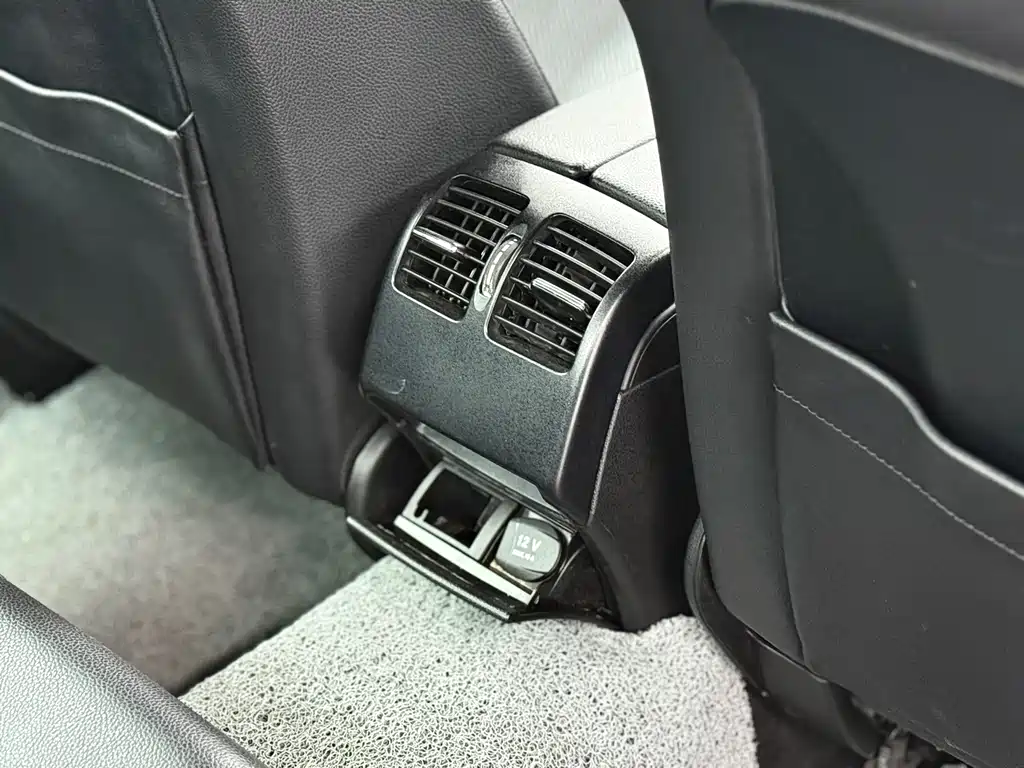 Mercedes-Benz C-Class 2012 — фото 17