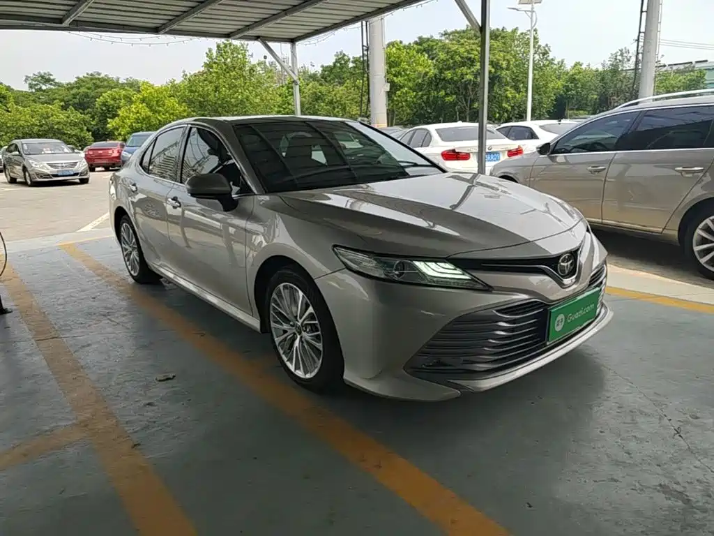 Toyota Camry 2019 — фото 4