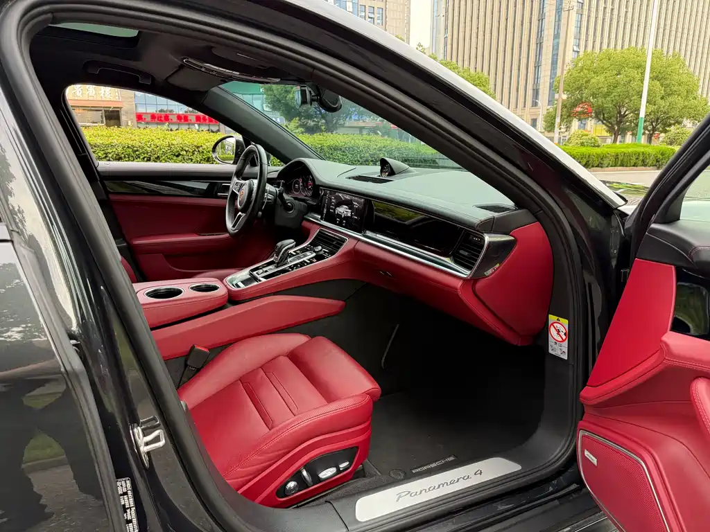 Porsche Panamera 2020 — фото 10