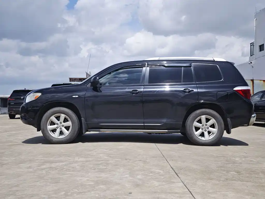 Toyota Highlander 2010 — фото 11
