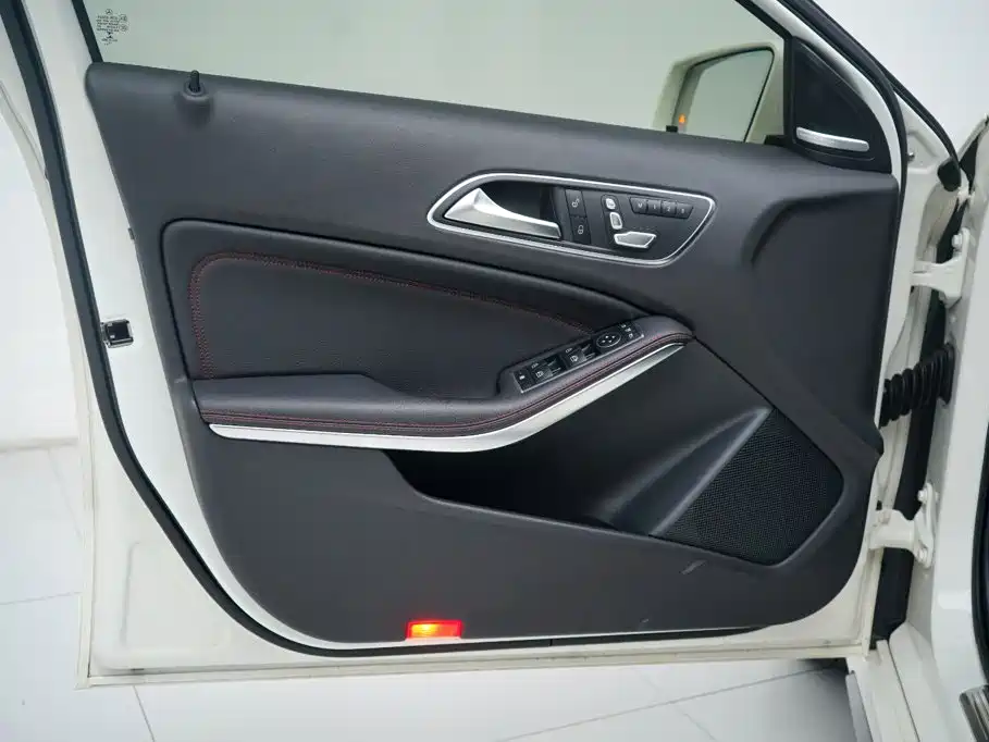 Mercedes-Benz A-Class AMG 2018 — фото 14