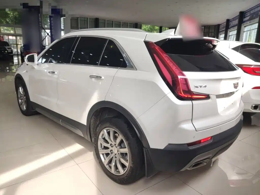 Cadillac XT4 2021 — фото 5