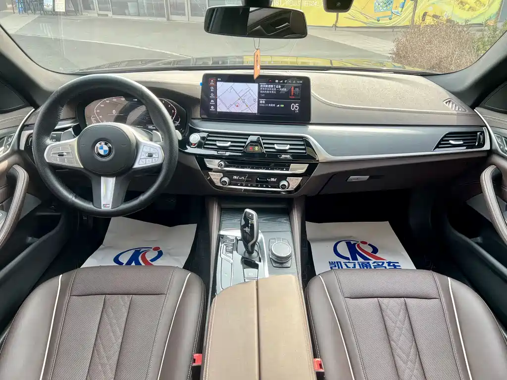 BMW 5 Series 2024 — фото 9