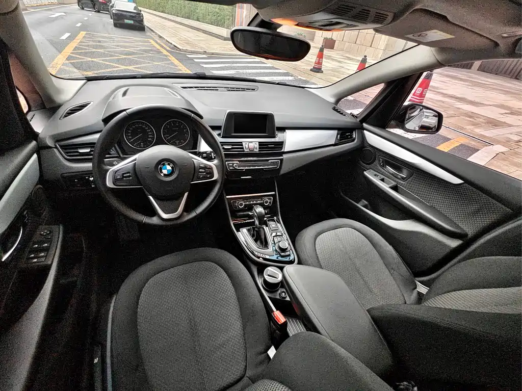 BMW 2 Series Active Tourer 2016 — фото 16