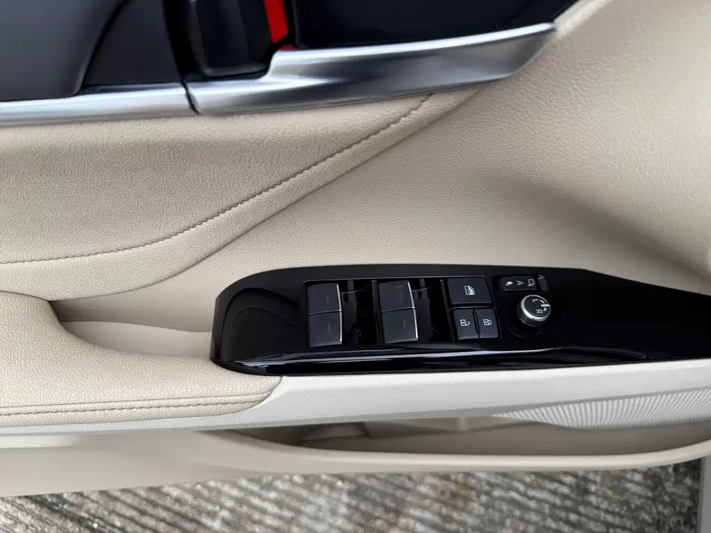 Toyota Camry 2021 — фото 13