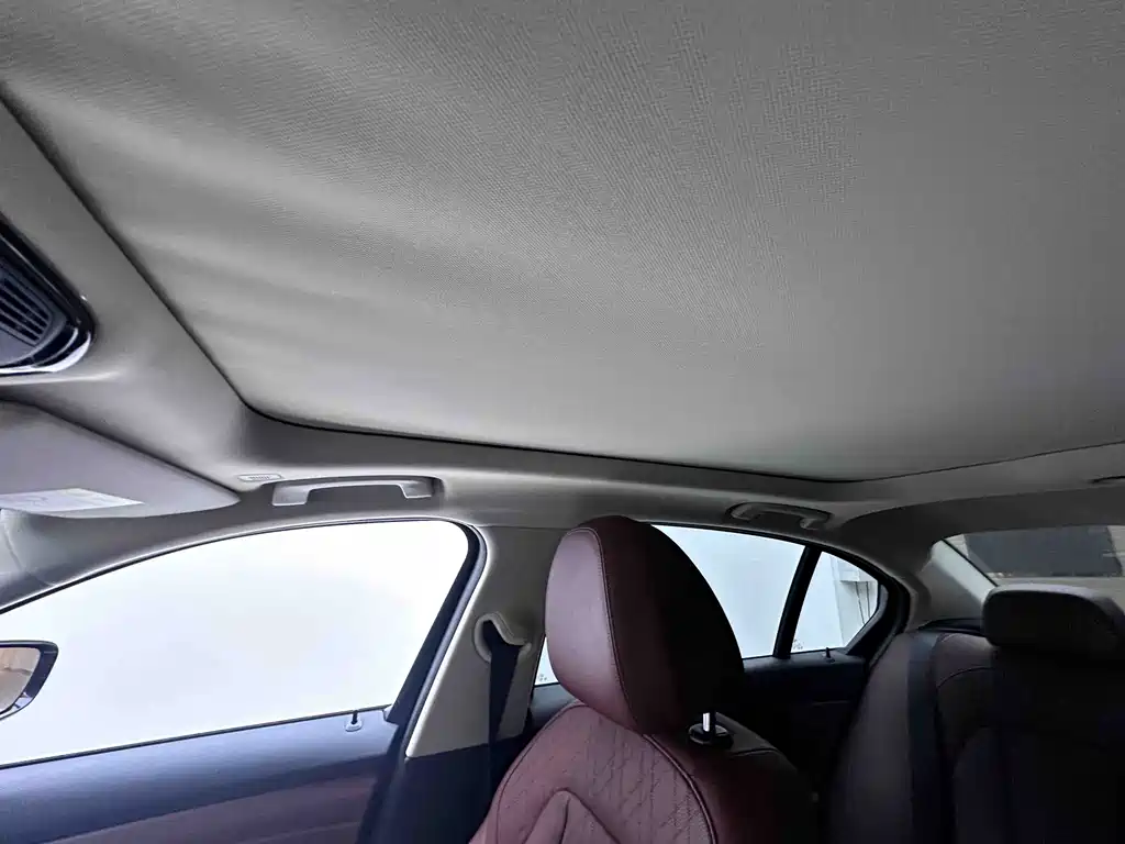BMW 3 Series 2023 — фото 16