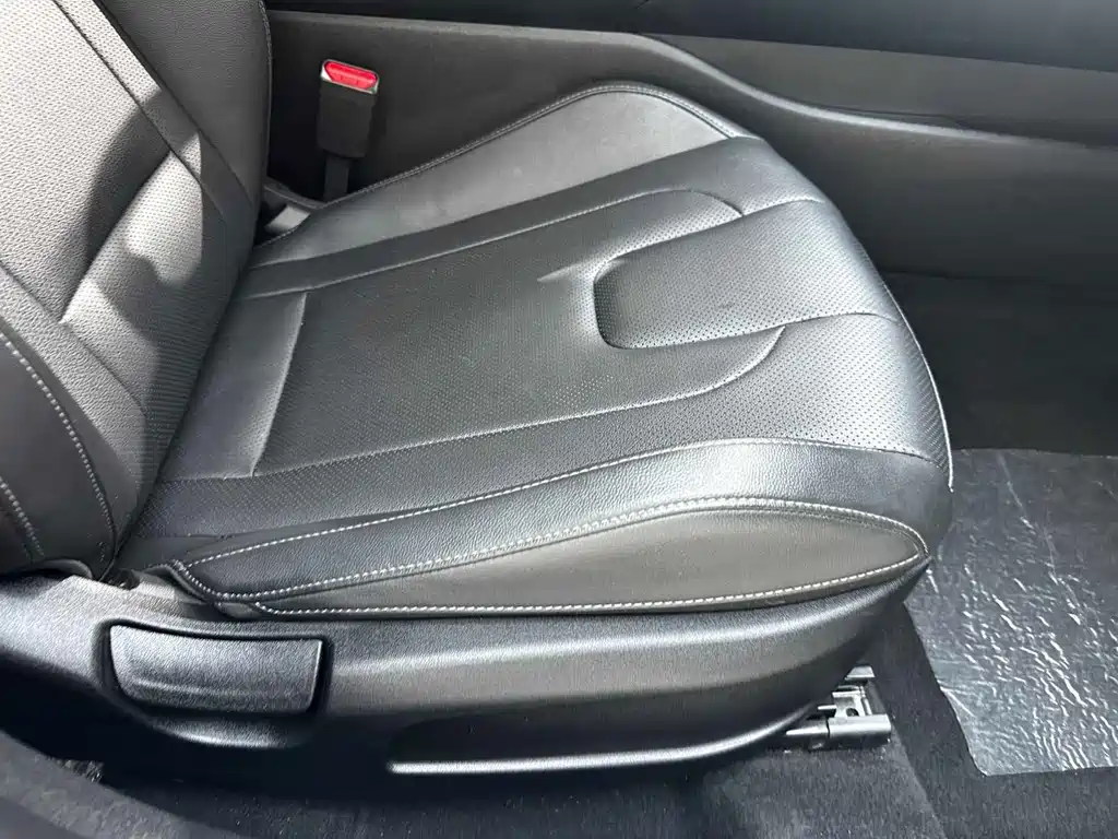 Hyundai Elantra 2023 — фото 24