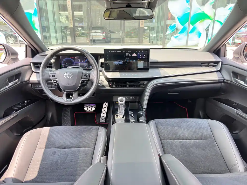 Toyota Camry 2024 — фото 14