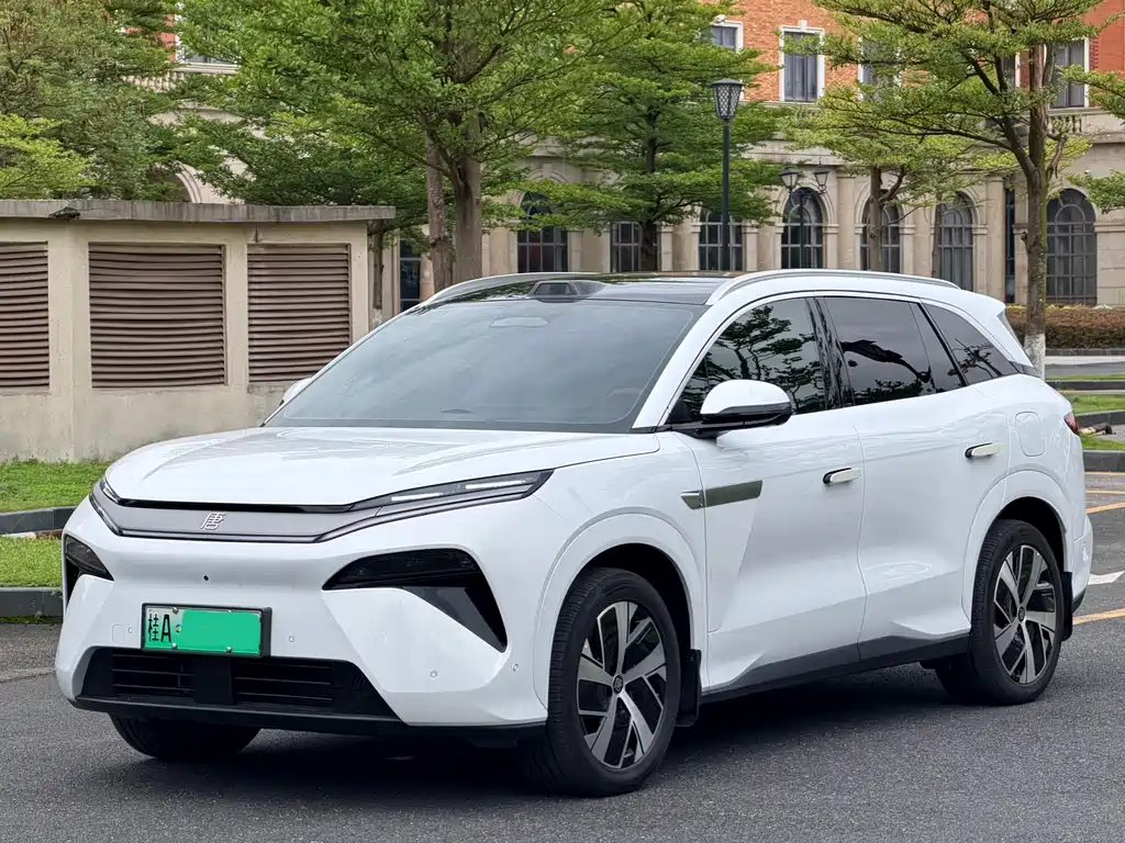 BYD Tang L 2025 — фото 1