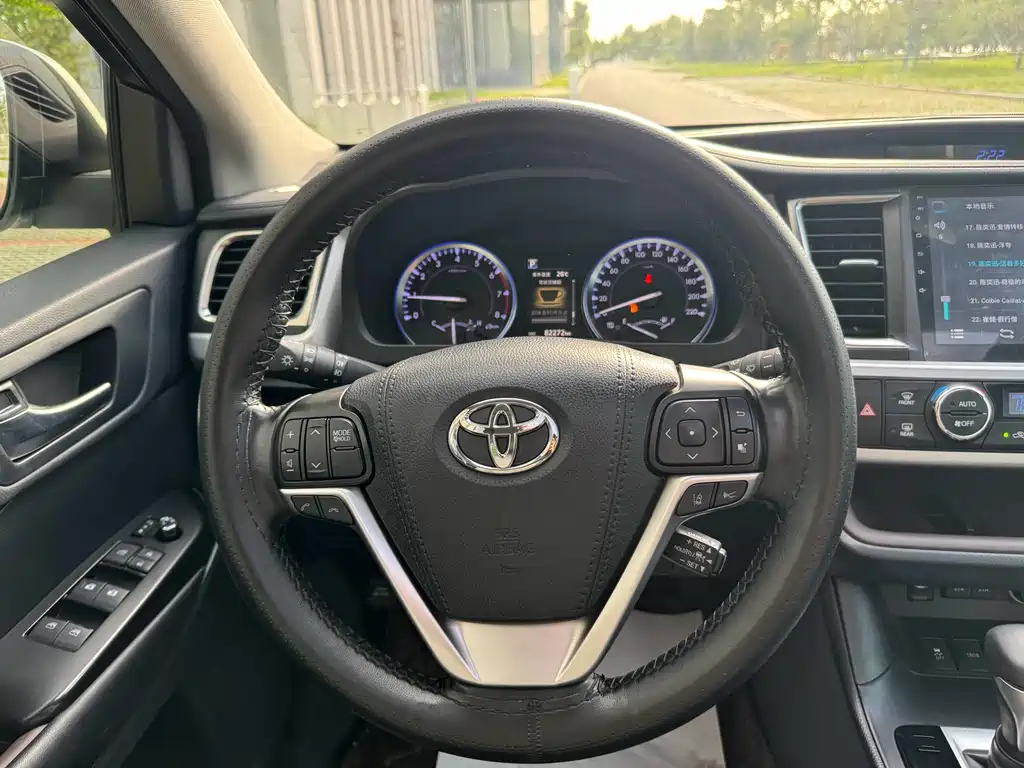 Toyota Highlander 2018 — фото 14