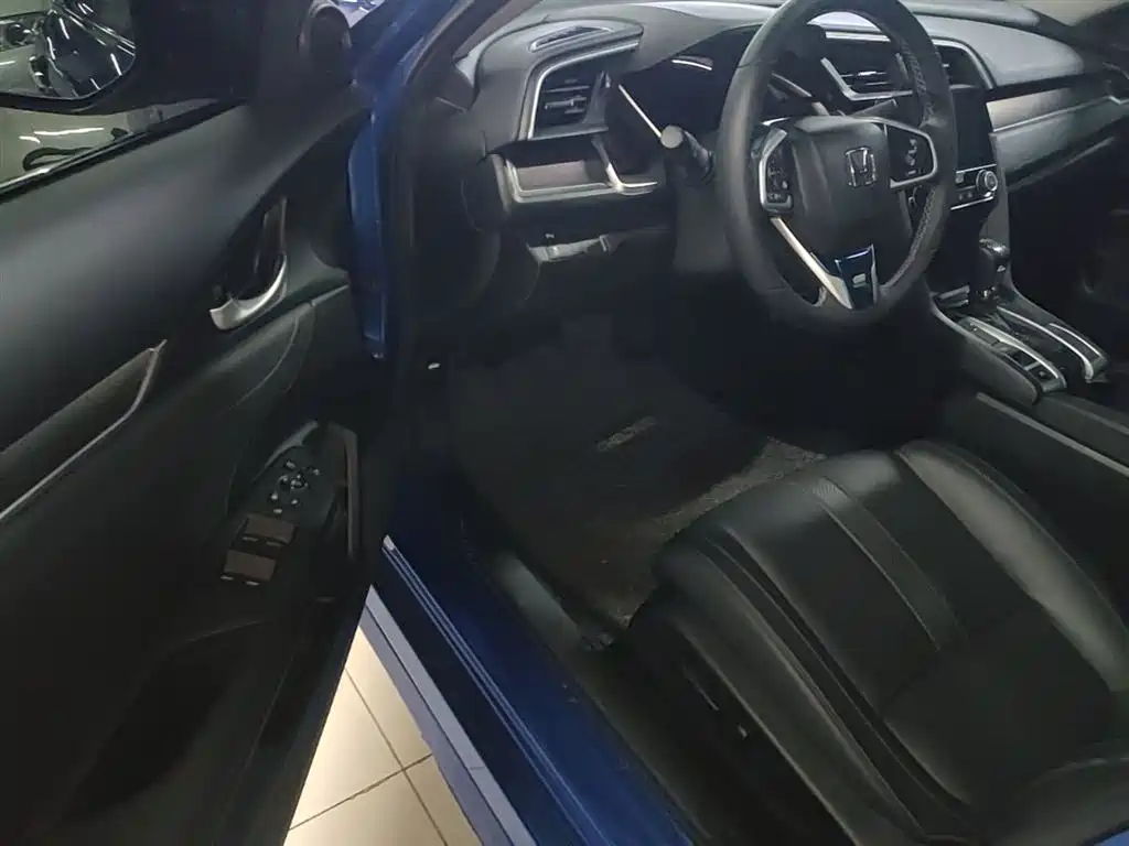Honda Civic 2019 — фото 15