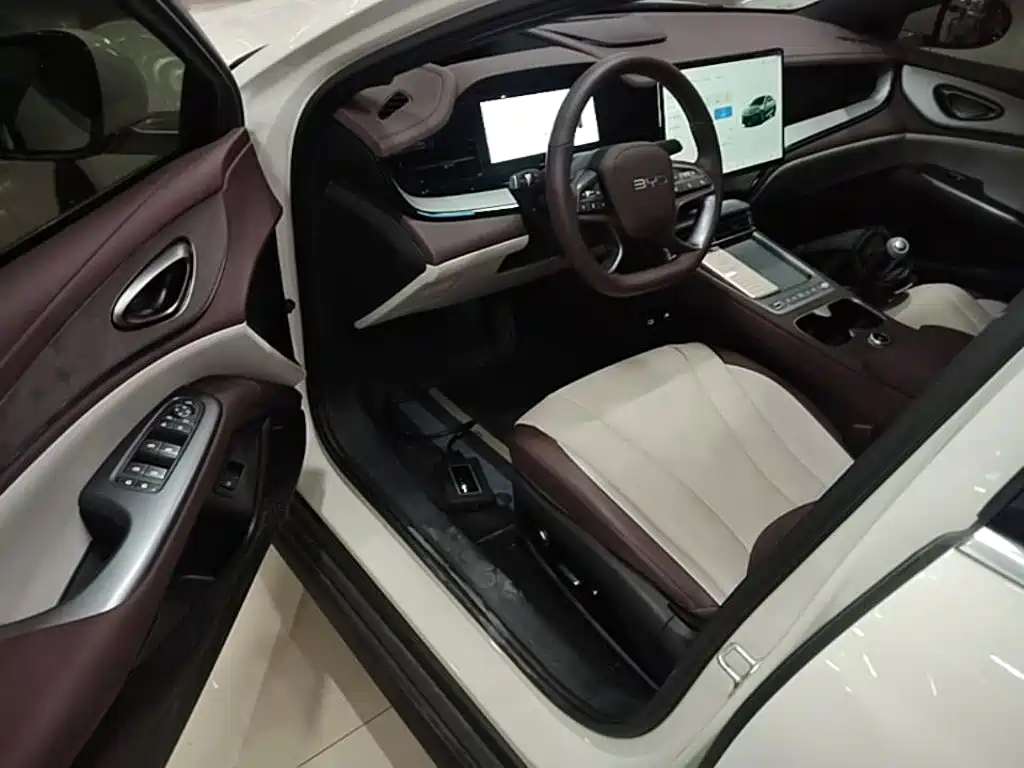BYD Seal 07 DM-i 2025 — фото 16