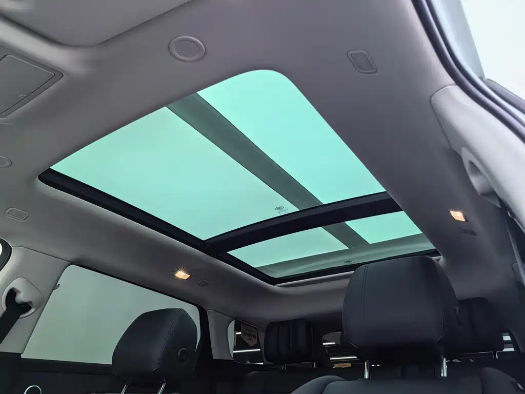 Land Rover Range Rover Evoque 2024 — фото 17