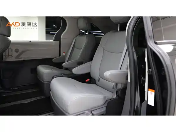 Toyota Granvia 2025