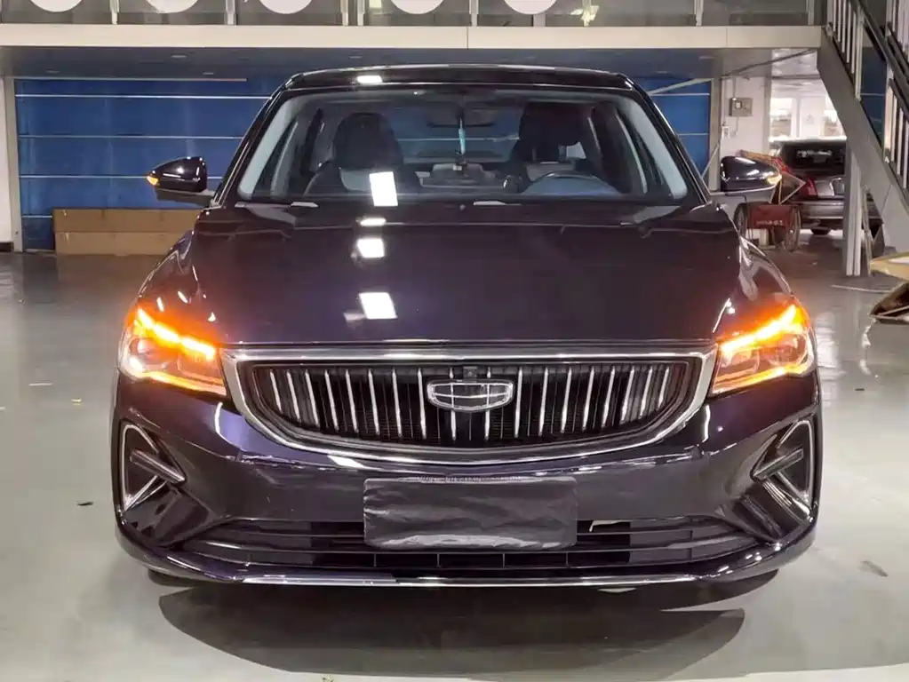 Geely Emgrand 2022