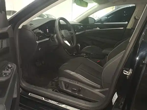 Volkswagen Passat 2024