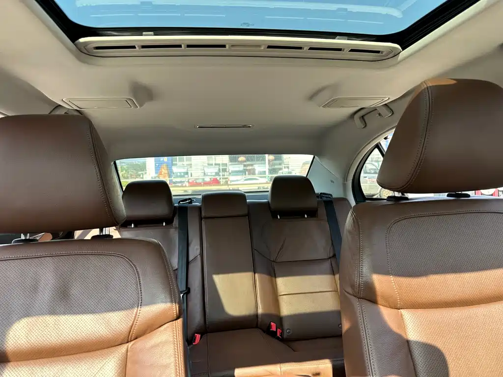 Hongqi H7 2015 — фото 14