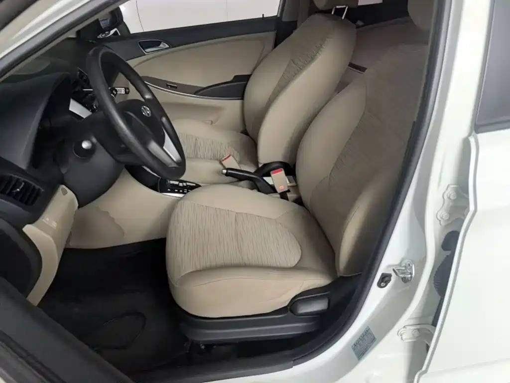 Hyundai Verna 2016 — фото 15