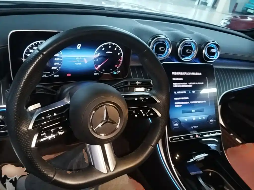 Mercedes-Benz C-Class 2023 — фото 10