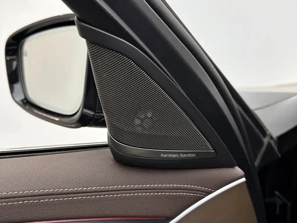 BMW 5 Series 2023 — фото 15