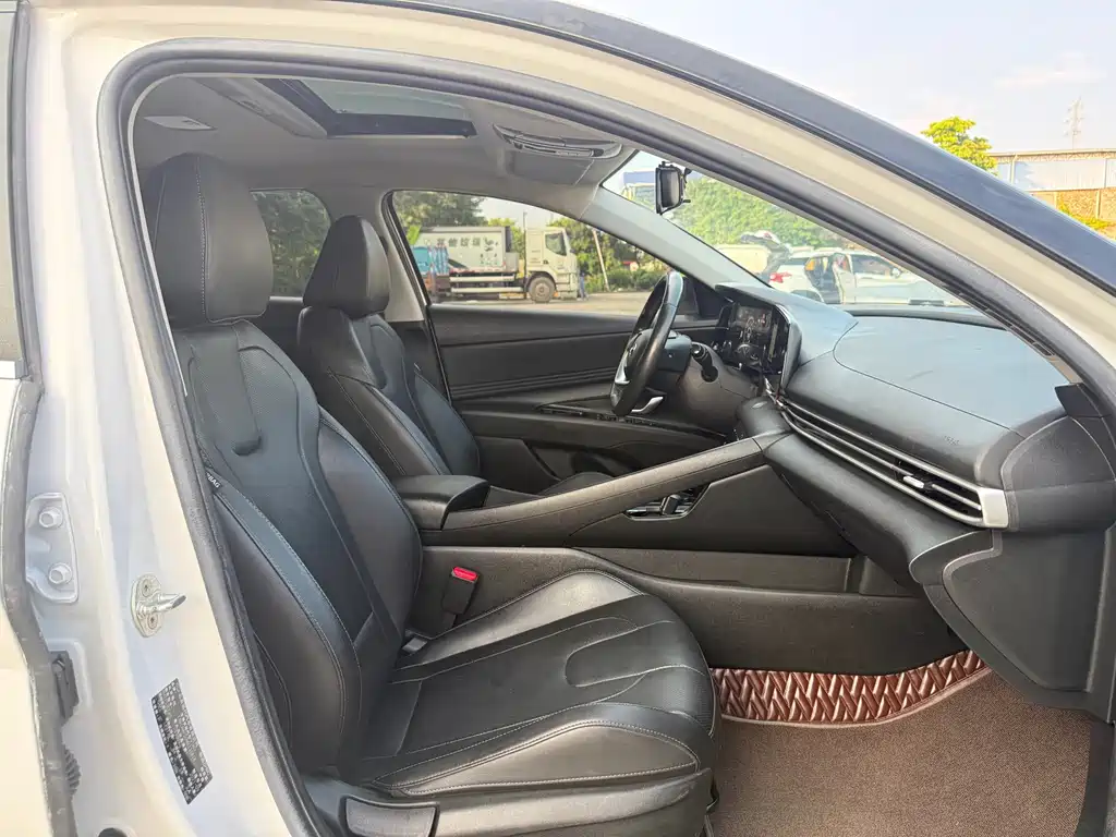 Hyundai Elantra 2021