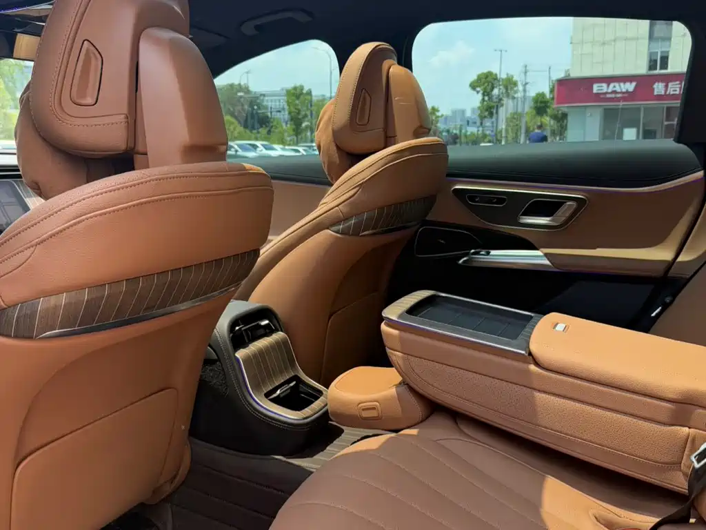 Mercedes-Benz E-Class 2024