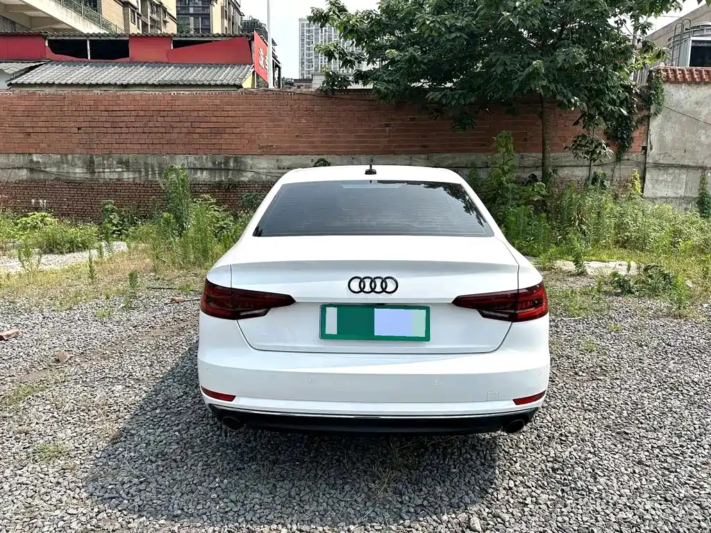 Audi A4L 2018 — фото 10