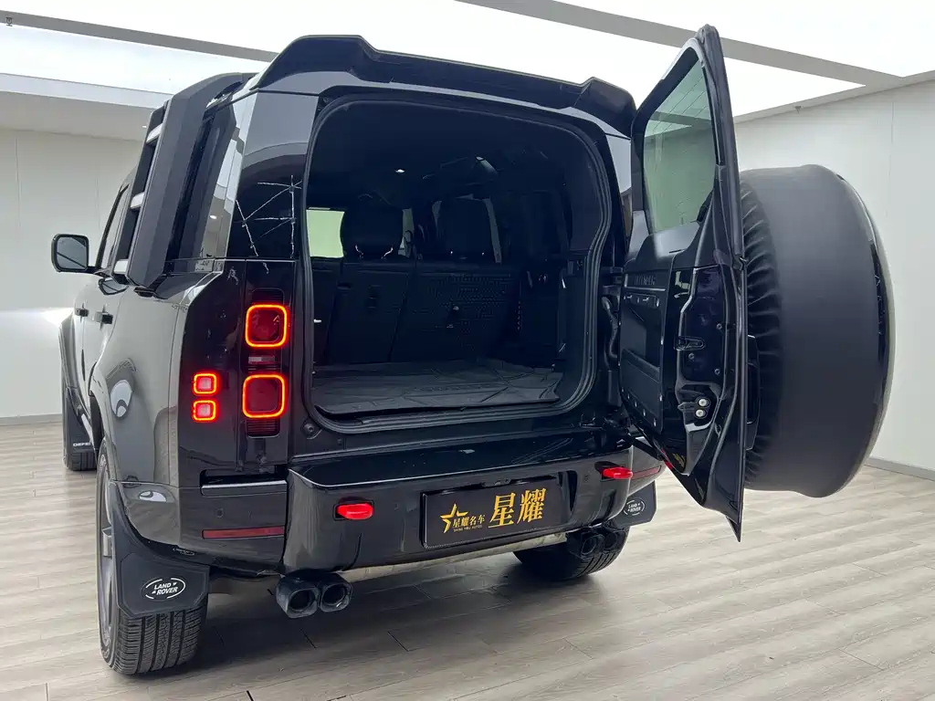 Land Rover Defender 2022 — фото 20