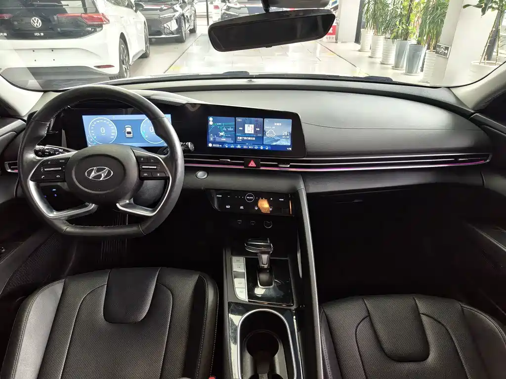 Hyundai Elantra 2021 — фото 10