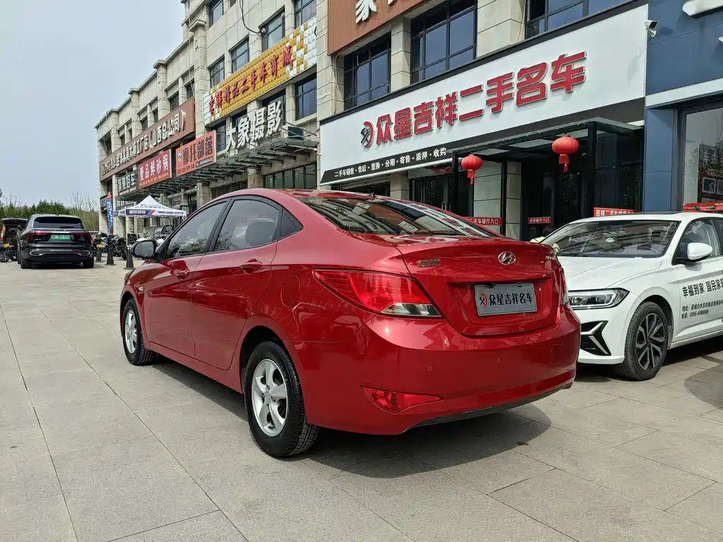 Hyundai Accent 2014 — фото 10