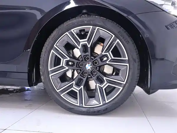 BMW 5 Series 2025