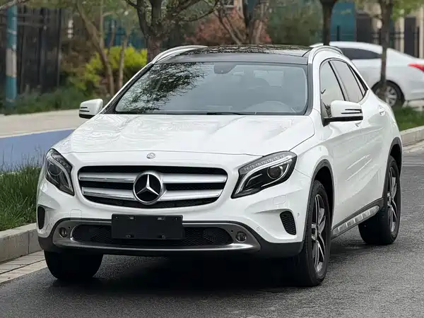 Mercedes-Benz GLA 2015