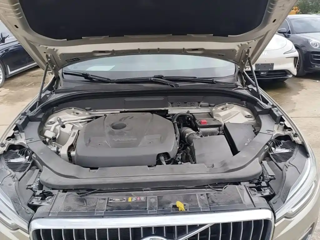 Volvo XC60 2020 — фото 20